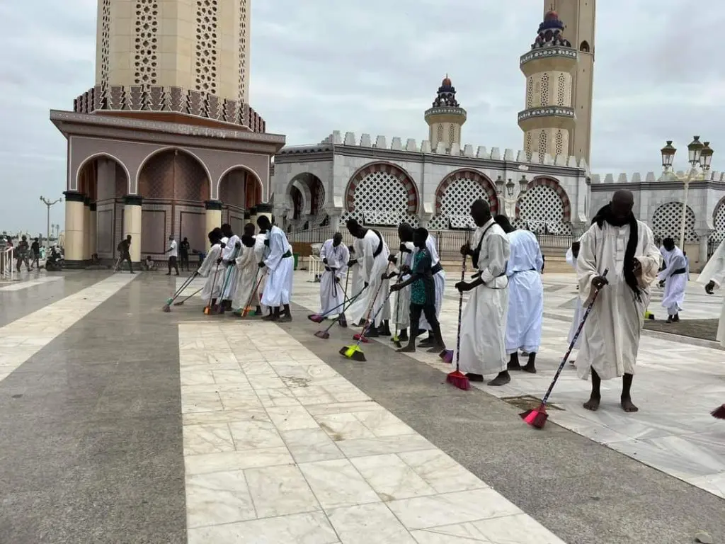 Cleaning team at a Senegalese mosque ahead of Grand Magal. Source:X/La SSPP Le Soleil