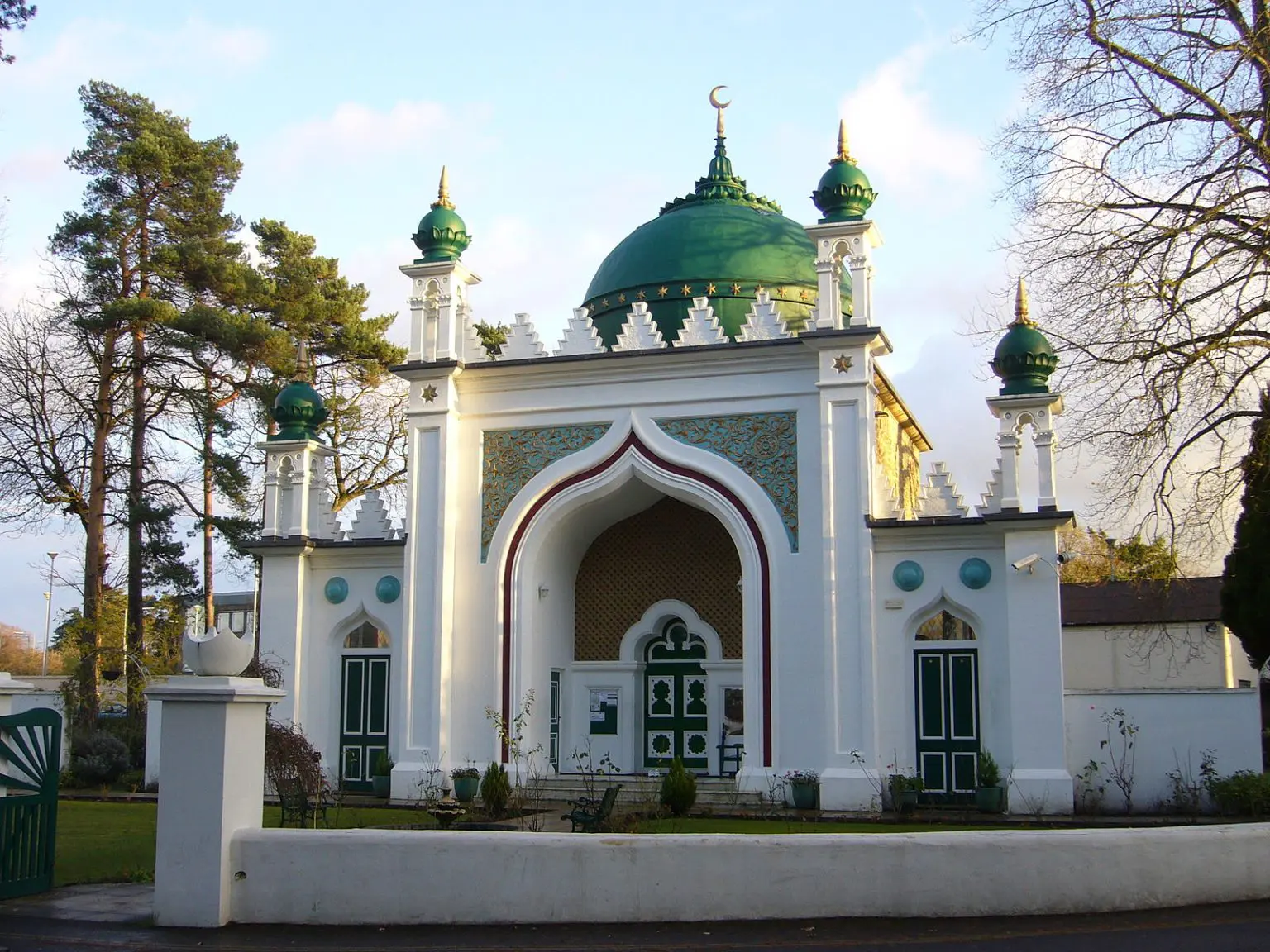 Shah Jahan Mosque in Britain. Photo Credit: RHaworth/wikimedia